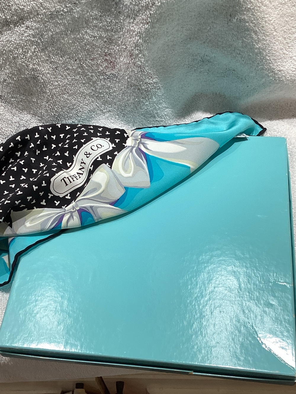 Tiffany & Co. Black Heart Print Scarf with Tiffany Blue Ribbon Border - Picture 10 of 10